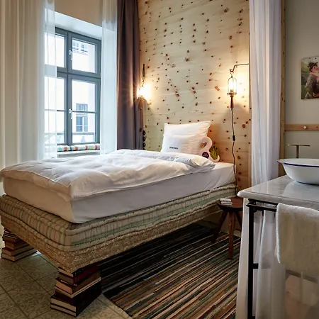 25hours The Royal Bavarian Hotel München